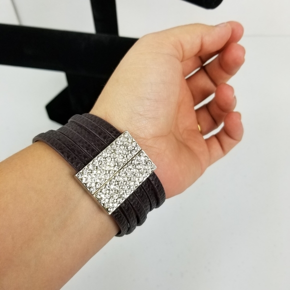 Cuff Bracelet Magnetic Snap - Picture 7 of 8